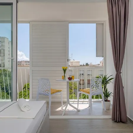 شقة New Sunny With Balcony, Center
