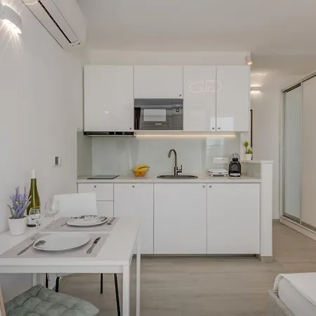 New Sunny With Balcony, Center Apartamento