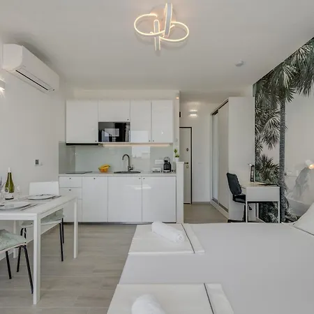 New Sunny With Balcony, Center *