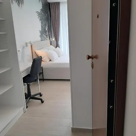 New Sunny With Balcony, Center Apartamento Split