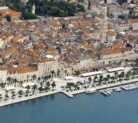 Lägenhet New Sunny With Balcony, Center Split