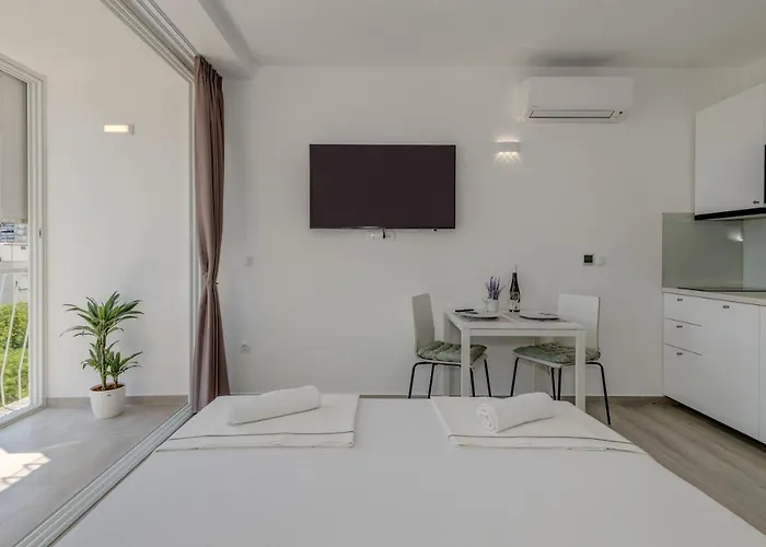 Lägenhet New Sunny With Balcony, Center *